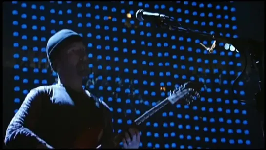 10 U2 – Sometimes You Cant Make It On Your Own  No Regrets – Vertigo 2005  U2 Live From Chicago