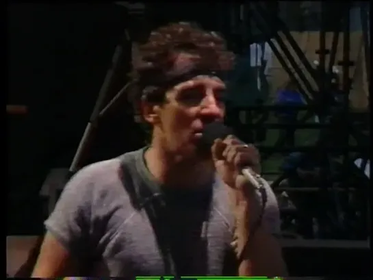 Bruce Springsteen & The E Street Band — The Promised Land • Breathless In Paris - 29 June 1985