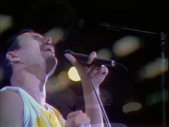 Queen — Love Of My Life • Live At Wembley Stadium