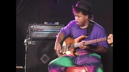 Victor Wooten - Super Bass Solo Technique