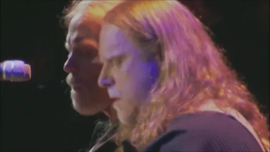 Gregg Allman, Warren Haynes and Derek Trucks - Midnight Rider (Live at Madison Square Garden in New York City on 13 April 2013)