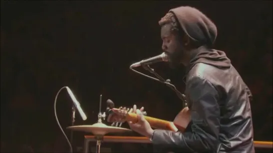 Gary Clark Jr. - Next Door Neighbor Blues (Live at Madison Square Garden in New York City on 12 April 2013)