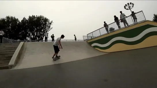 Panskating Pyongyang - Skateboarding in North Korea