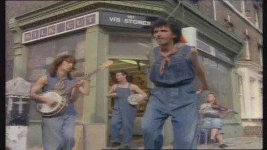 Dexy's Midnight Runners - Come On Eileen