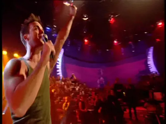 Robbie Williams — Suspicious Minds • Later...With Jools Holland Giants