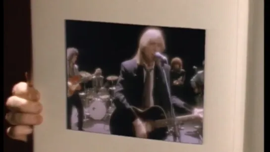 Tom Petty - I Won't Back Down (Official Music Video) © 1989