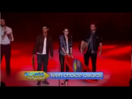 Роберт и Кристен перед Teen Choice Awards 2012