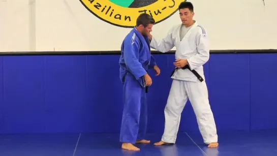 Judo Throws for Jiu-Jitsu_ Using the over grip_ www.JiuJitsuPedia.com