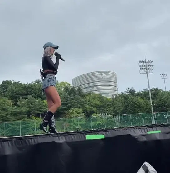 [FANCAM] 220813 HYOLYN - Loving U @ Water Bomb (Suwon)