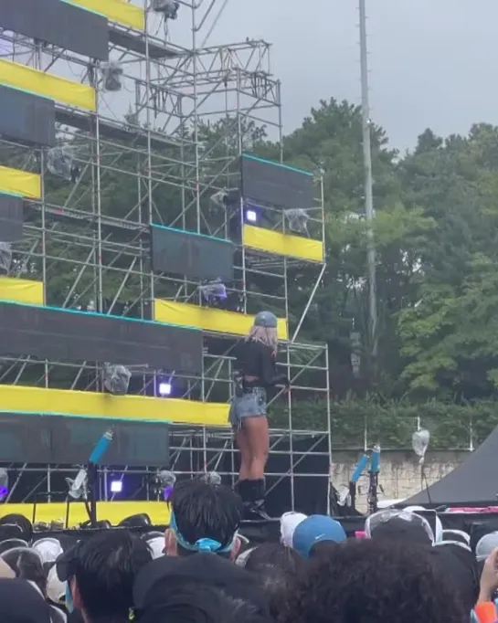 [FANCAM] 220813 HYOLYN - Loving U @ Water Bomb (Suwon)