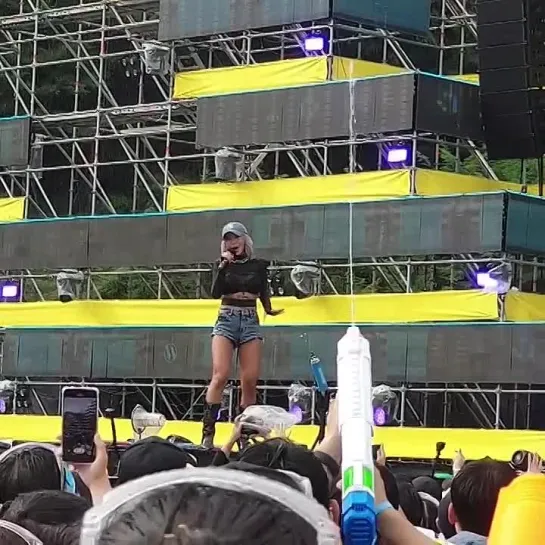 [FANCAM] 220813 HYOLYN - Loving U @ Water Bomb (Suwon)