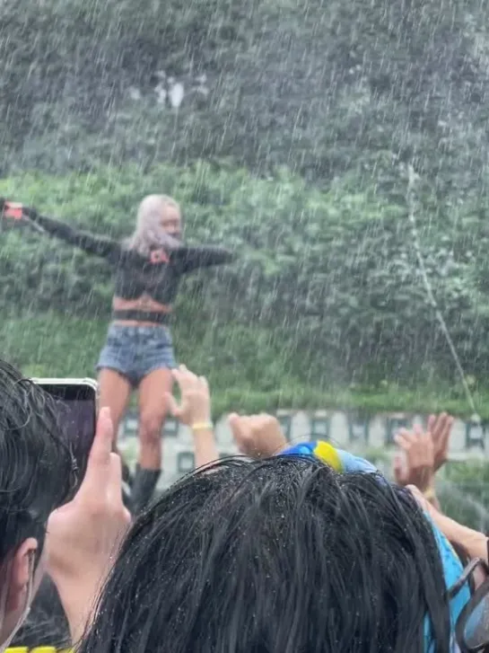 [FANCAM] 220813 HYOLYN @ Water Bomb (Suwon)