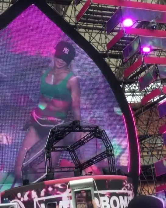 [FANCAM] 220723 HYOLYN - Dally @ WATER BOMB in Daegu