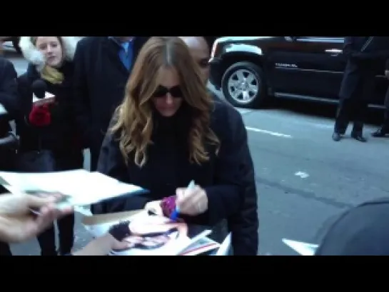 Julia Roberts signing autographs outside Late Show with David Letterman in NYC