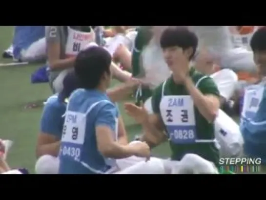 [Фанкам] 100914 Wooyoung playing with Jokwon @ Chuseok Idol Sports Champions