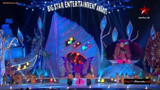 Big Star Entertainment Awards - 2013 - выступление Карины Капур (1 часть)