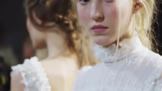 Alexander McQueen _ Spring_Summer 2016 _ Backstage Film (2)