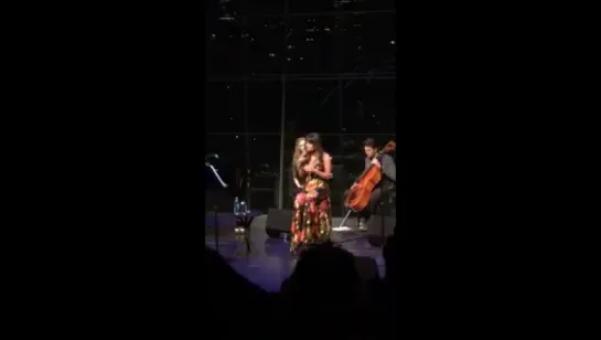 Lea singing You're mine, january 26 2017