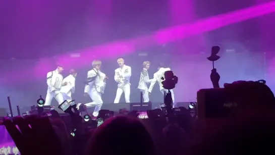 [VK][180620] MONSTA X - Beautiful @ THE 2ND WORLD TOUR 'The Connect' in Amsterdam