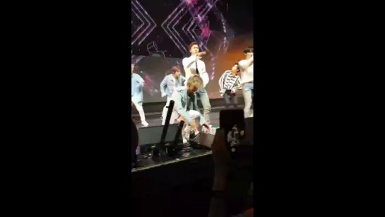 [VK][180617] MONSTA X - Because of U (Minhyuk focus) @ THE 2ND WORLD TOUR 'The Connect' in London