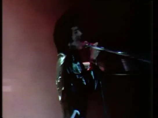 Queen — We Will Rock You (Fast Live Version) •