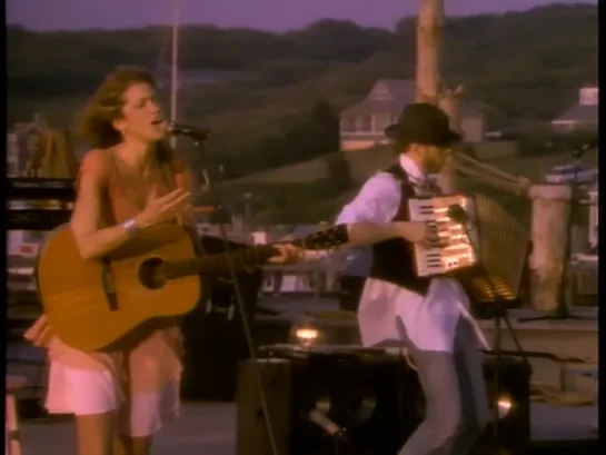 Carly Simon — It Happens Everyday • Live From Marthas Vineyard