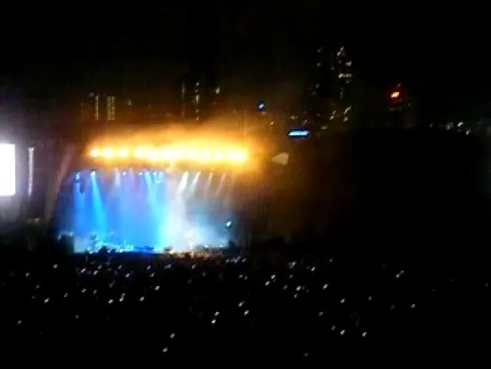 Hey Cruel World: The Beautiful People [Live at Brisbane, Australia, RNA Showgrounds 25.02.2012]