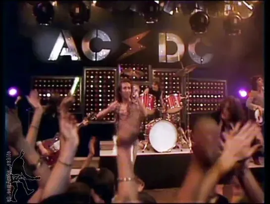 AC/DC - Dirty Deeds Done Dirt Cheap [HD]