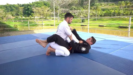 Caio Terra - 1 BREAKING THE POSTURE OPENING THE ELBOW - DRILL