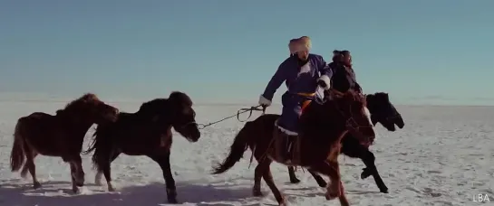 Durvun nastai haliun by Batzorig Vaanchig and Baatarkhuu Tumendemberel