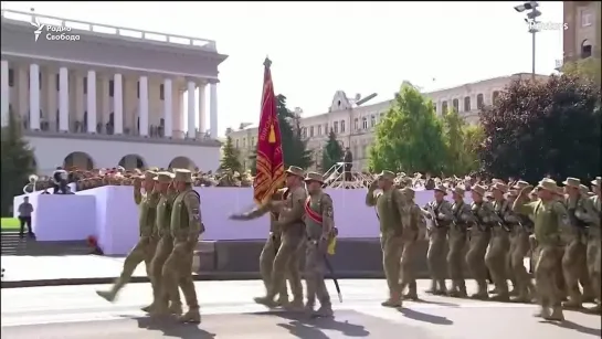 В Киеве впервые за несколько лет прошёл военный парад