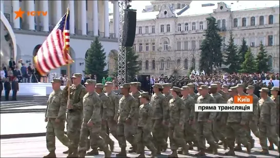 Хрещатиком пройшли військовослужбовці країн-партнерів України (1)