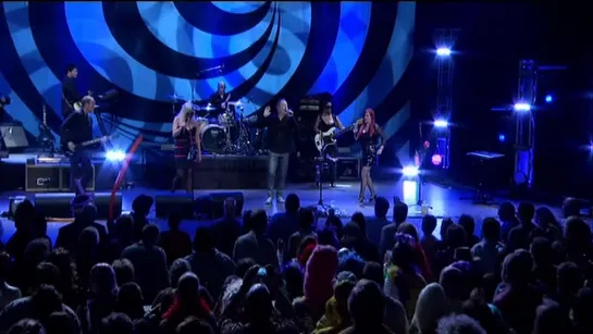 The B-52s — Strobe Light • With The Wild Crowd! (Live In Athens, Ga)