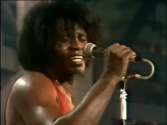 James Brown — Hustle (Dead On It) • Live At Montreux 1981