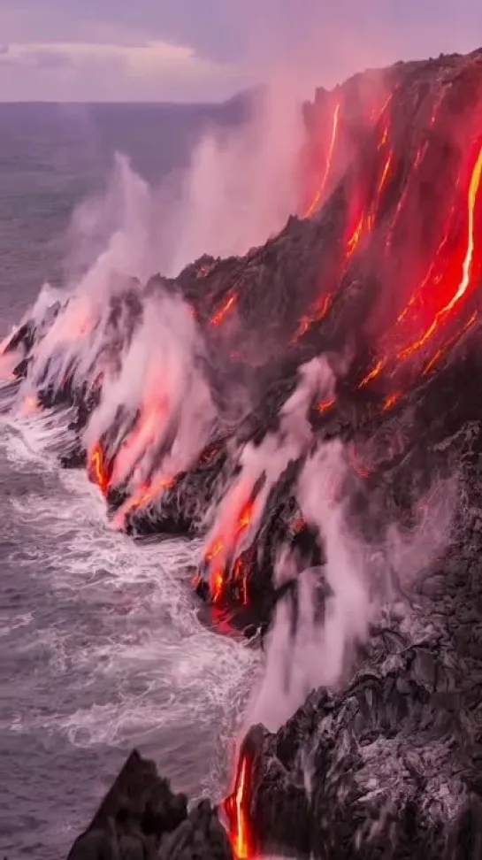 вулкан на берегу океана #volcano