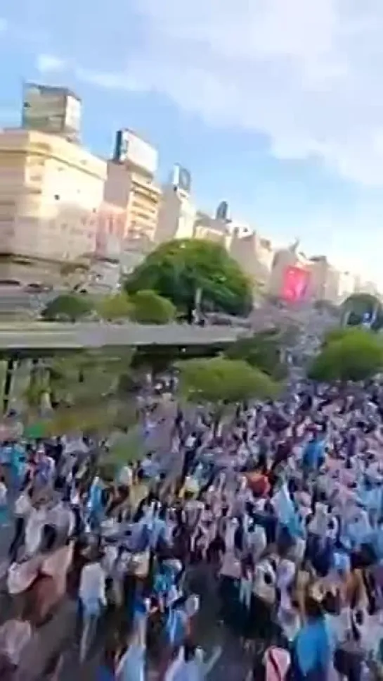 Crazy scenes in Argentina after their football team lift the World Cup 2022