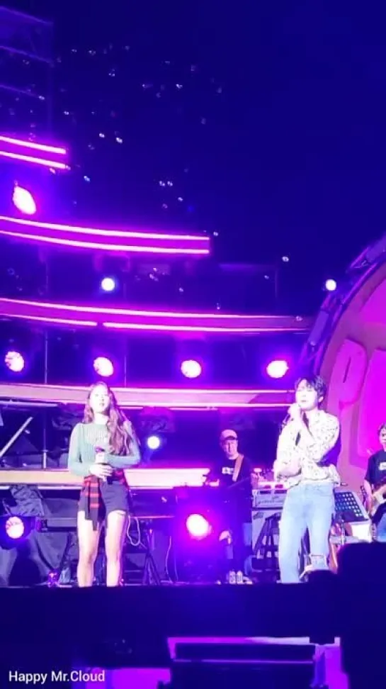 [FANCAM] 220604 Soyou x Ha Seong Woon - Some + Some 2 @ B.N.F Festival