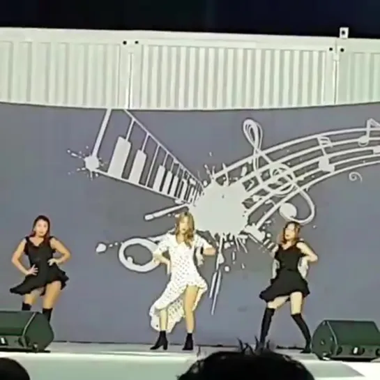 [FANCAM] 190615 SOYOU - Touch My Body @ 2019 ASEAN WEEK