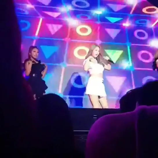 [FANCAM] 190525 SOYOU - Touch My Body @ POSCO Concert