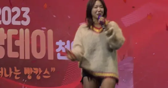 [FANCAM] 231021 SOYOU @ Bbangbbang Day Cheonan 2023