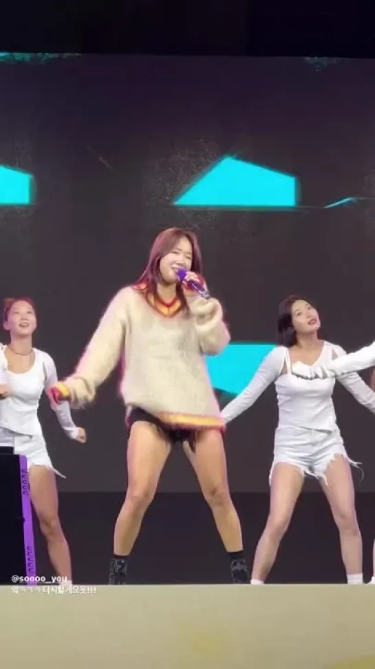 [FANCAM] 231021 SOYOU - Shake It @ Bbangbbang Day Cheonan 2023