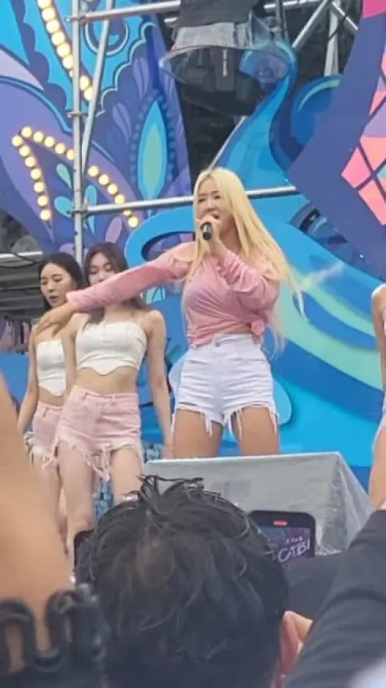 [FANCAM] 230723 SOYOU - Shake It @ Pool Party <Club Cabi>