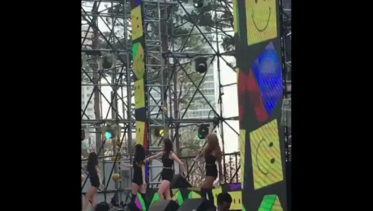 [FANCAM] 170408 SISTAR - SHAKE IT @ Lotte Music Festival in Seokcheon