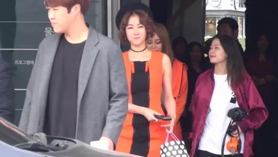 161021 HYOLYN & SOYOU @ 2017 SS HERA Seoul Fashion Week “CHARM’S