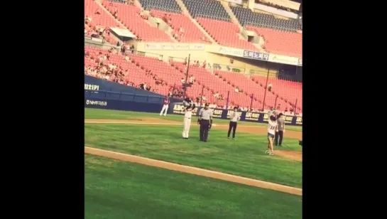 150807 Soyou  - Baseball Opening Pitch Doosan Bears VS Nexen heroes @ Jamsit Stadium In Seoul