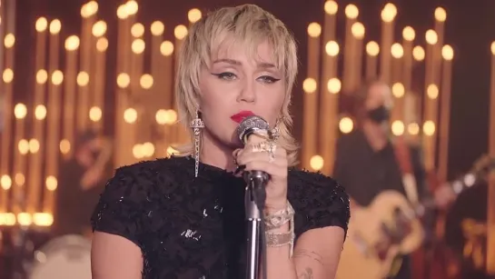 Miley Cyrus. Slide Away (Live Lounge). HD