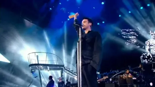 ROBBIE WILLIAMS. Angels (LIVE From Knebworth) 2003. HD