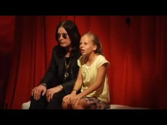 Ozzy Osborne напугал посетителей музея .