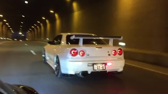 Nissan Skyline GT-R R34 Turbo sound