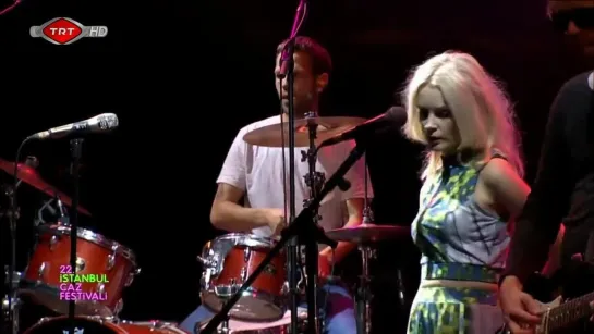 The Asteroids Galaxy Tour - Earned It @ Istanbul Jazz Festival 2015